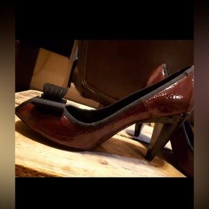 VINTAGE Size 8.5 Fendi NWOT Beautiful Cherry Colored Patent Leather Heels